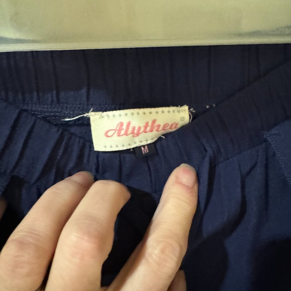Shorts - Picture 3 of 7
